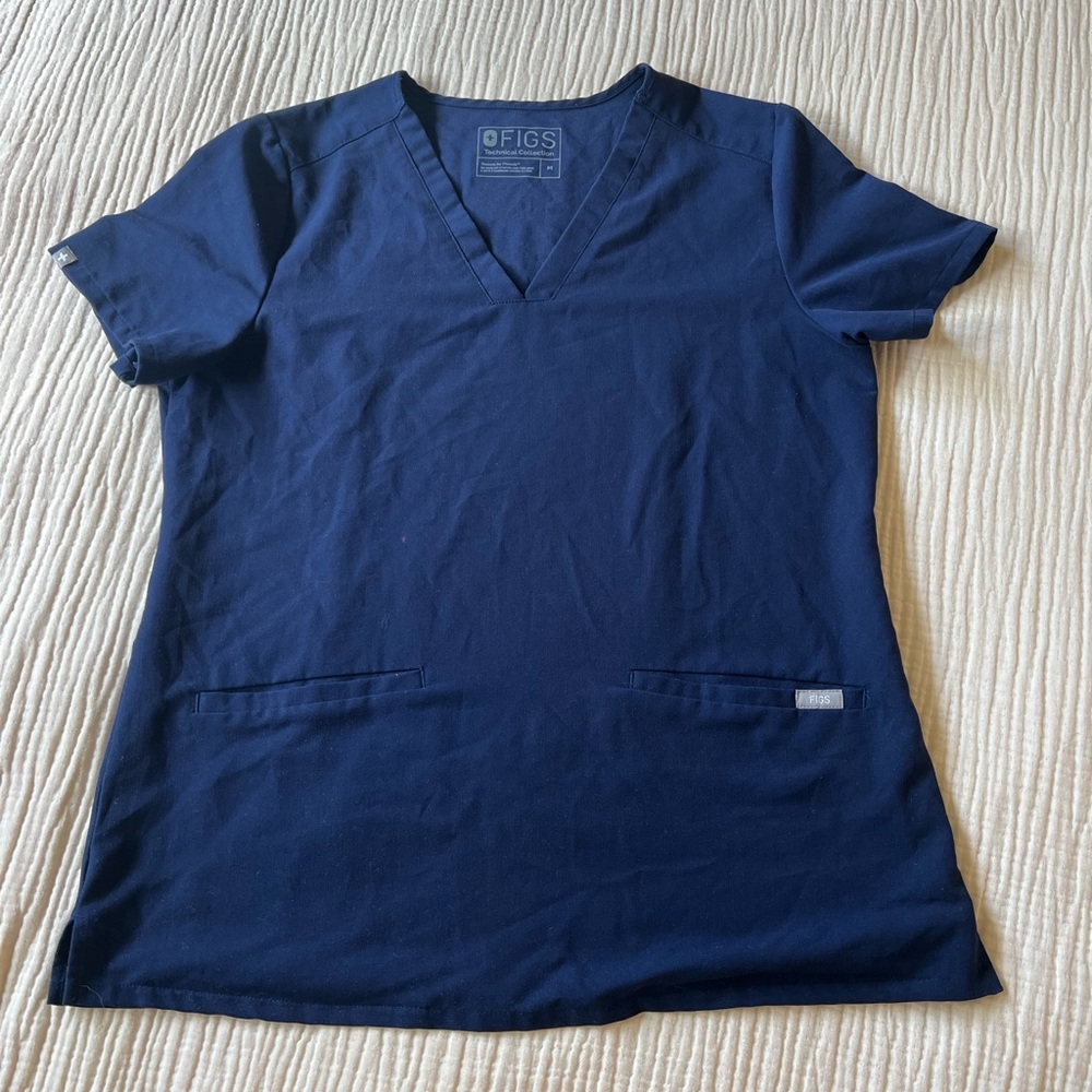 Figs Women's V-Neck Scrub Top in Navy